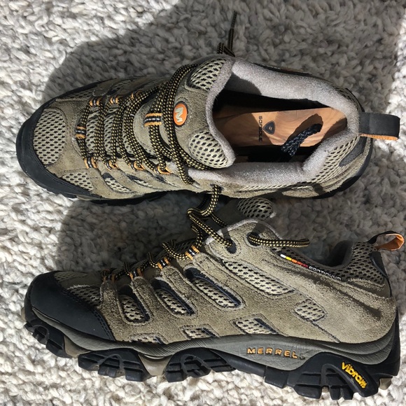Merrell Other - Merrell Hiking Shoes (Size 8.5)